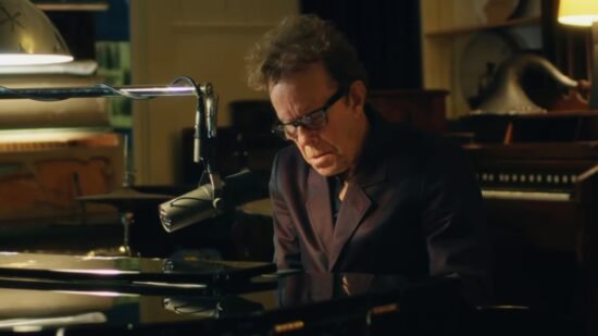 Tom Waits Performs ‘Tom Traubert’s Blues’ on ‘The Human Factor’: Watch